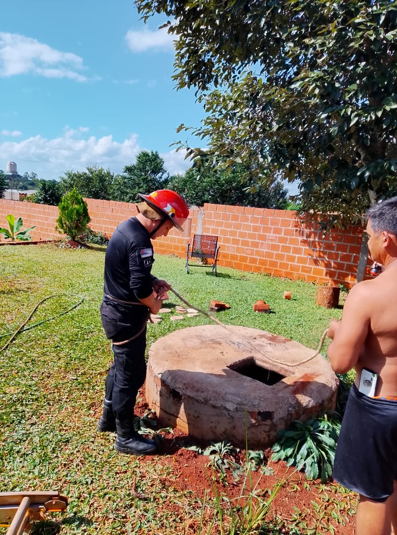 Rescataron a una niña que cayó a un pozo de siete metros en Jardín América